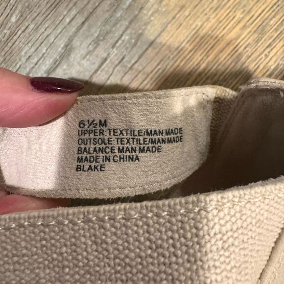 Cliffs by white mountain wedges/ sandals - Picture 5 of 7